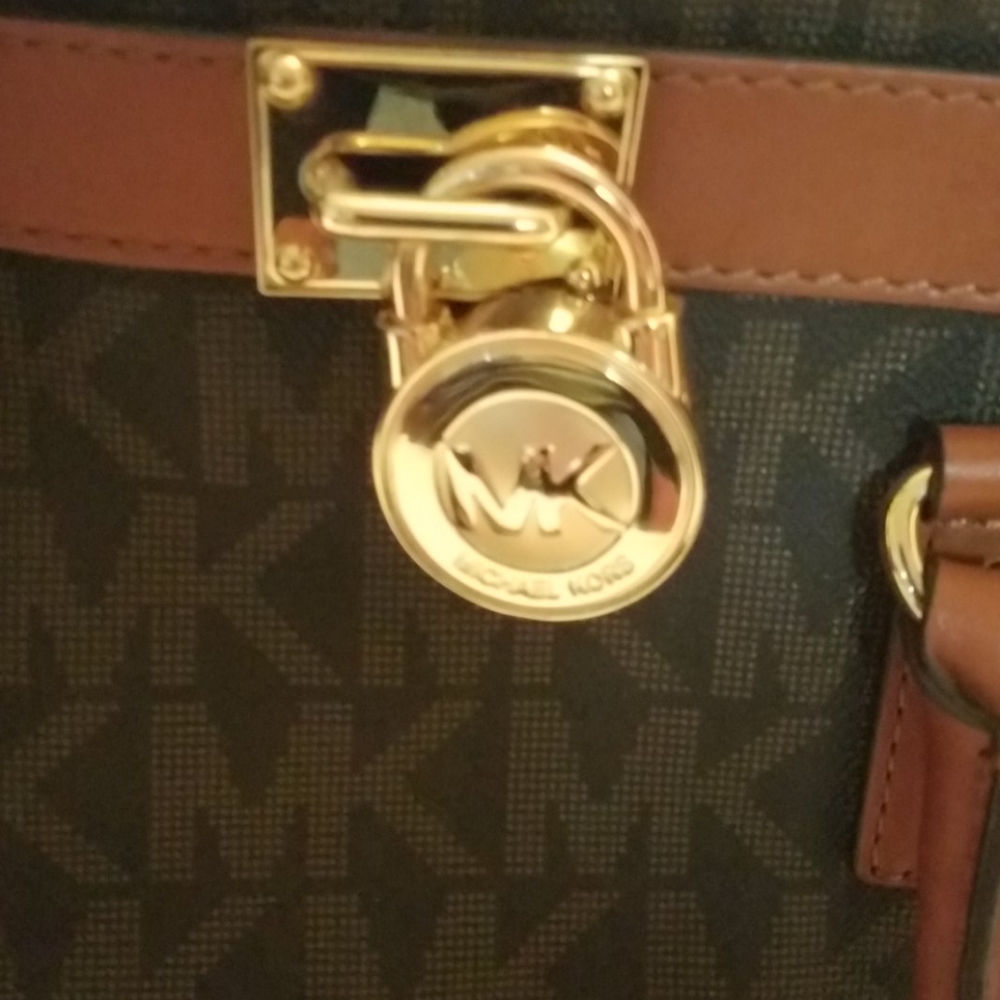 Handbag - Picture 2 of 2